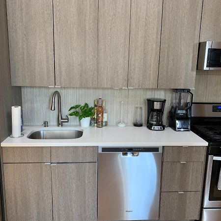 Urban Jungle Oasis In Queens! Apartman New York Kültér fotó