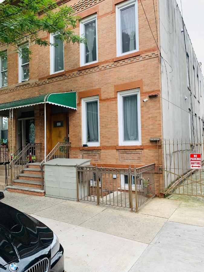 Urban Jungle Oasis In Queens! Apartman New York Kültér fotó