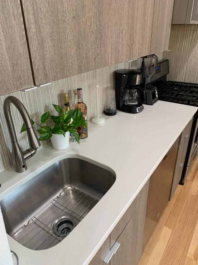 Urban Jungle Oasis In Queens! Apartman New York Kültér fotó