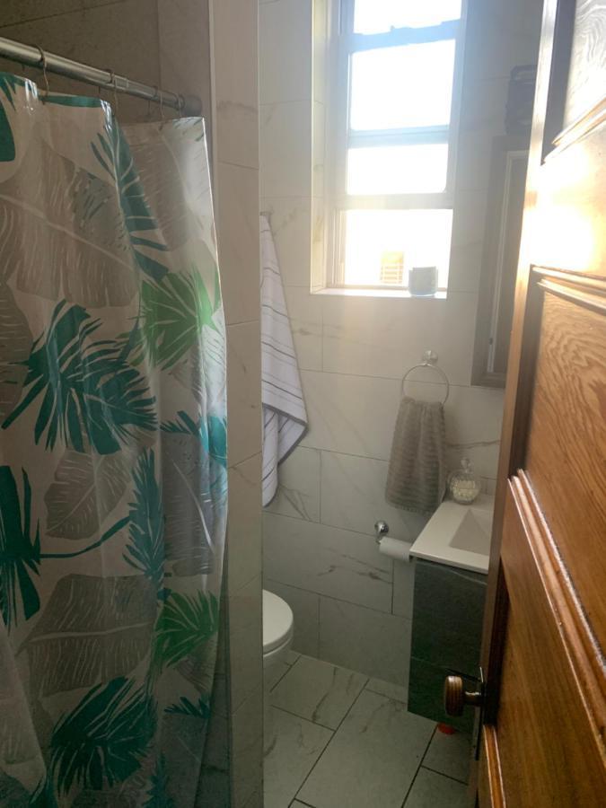 Urban Jungle Oasis In Queens! Apartman New York Kültér fotó